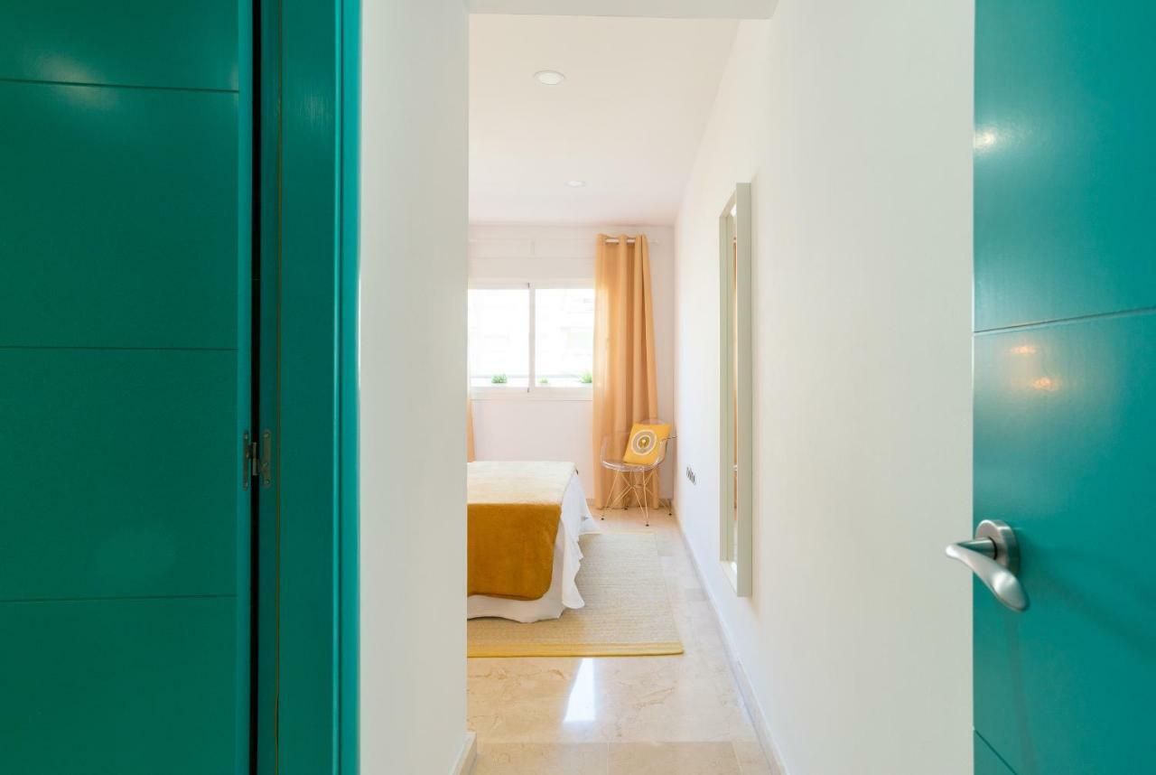 Charming Apartment On The Beach - Pool And Parking Málaga Exterior foto