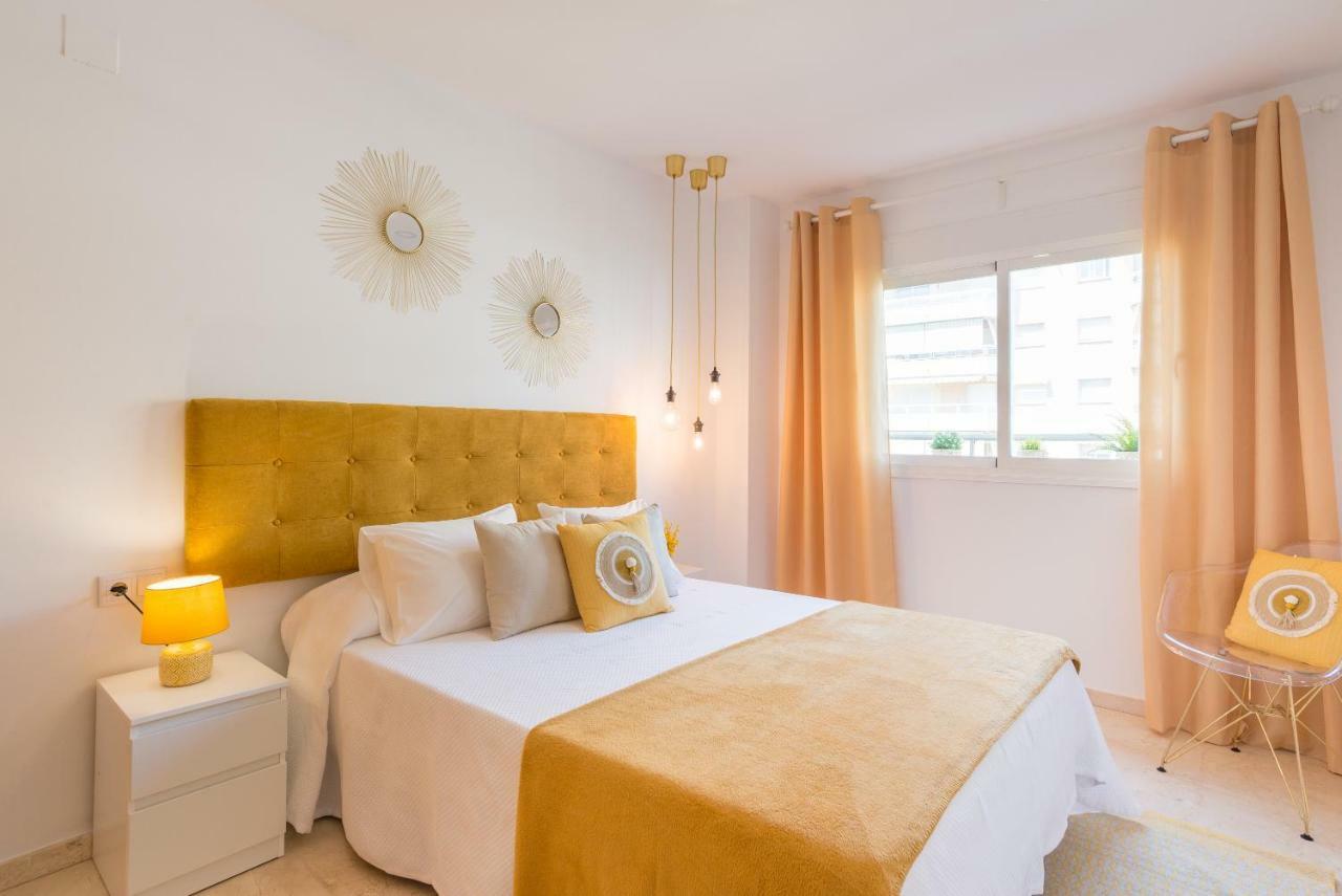 Charming Apartment On The Beach - Pool And Parking Málaga Exterior foto