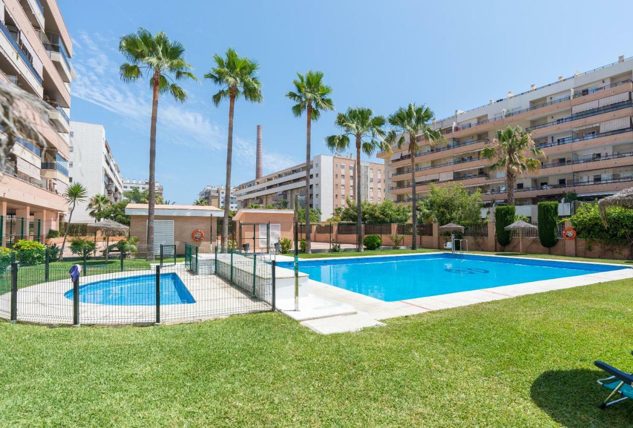 Charming Apartment On The Beach - Pool And Parking Málaga Exterior foto