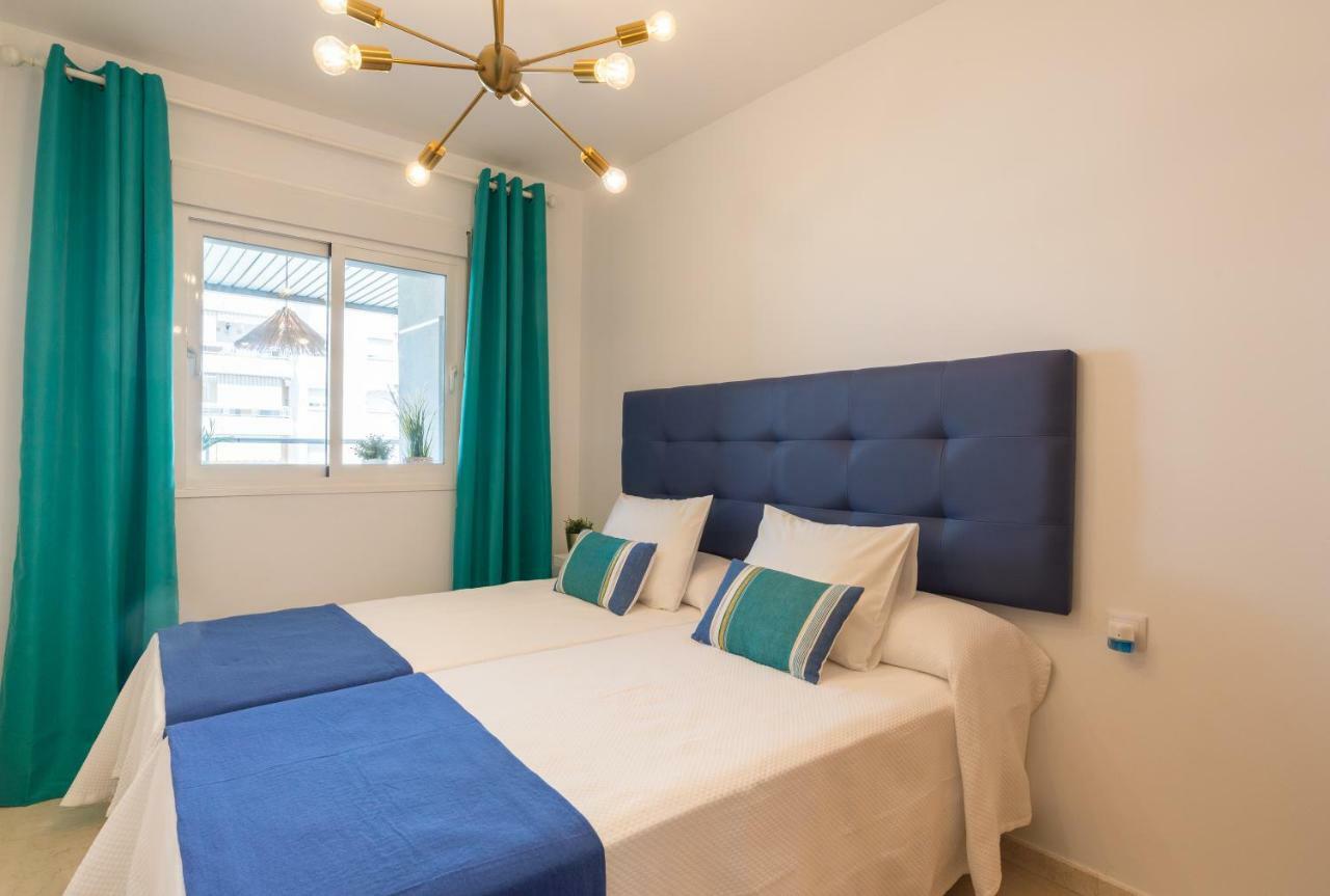 Charming Apartment On The Beach - Pool And Parking Málaga Exterior foto
